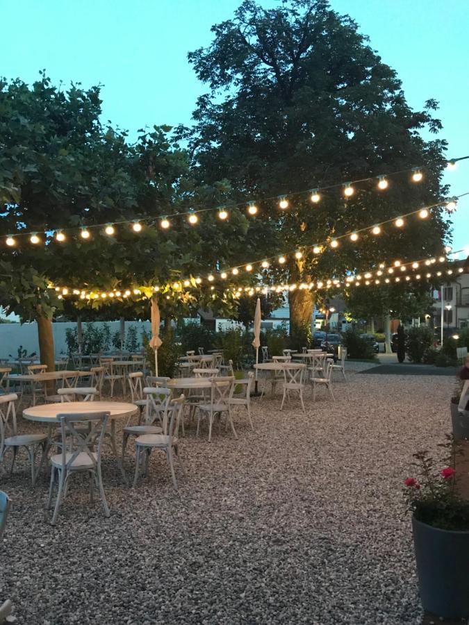 L'Auberge De Mezieres Exteriör bild